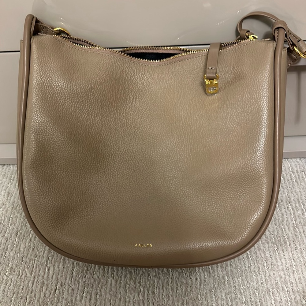 AALLYN Marley Hobo bag - color Biscotti